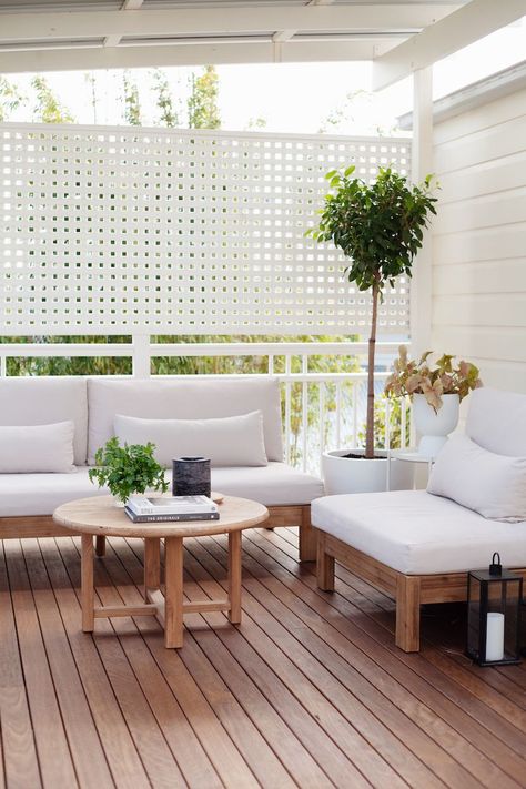 Verandah Screening Ideas, Scandi Balcony, Renovated Queenslander, Deck Courtyard, Lennox Head, Outdoor Privacy Screens, Garage To Living Space, Mediterranean Interior, Outdoor Dining Room