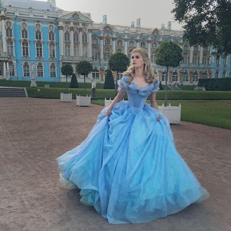 Lion Costumes, Aurora Wedding Dress, Cinderella Dress Prom, Cinderella Cosplay, Disney Princess Cosplay, Cinderella 2015, Disney Belle, Cinderella Costume, Fairytale Fashion