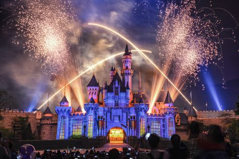 https://flic.kr/p/S1DzvU | Disney Fireworks | Hong Kong Disneyland Fireworks, with Fujifilm GFX 50s Disneyland Fireworks, Disney Hong Kong, Disney Fireworks, Fireworks Pictures, Disney Tourist Blog, Disneyland Christmas, Milestone Photos, Sleeping Beauty Castle, Hong Kong Disneyland