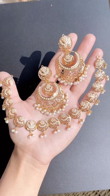 Jadau Set, Jadau Jwellery, Heavy Jewellery, Simple Bridal Jewelry, Wedding Jewellery Designs, Unique Gold Jewelry Designs, Royal Indian, Gold Temple Jewellery, Gold Jewellry