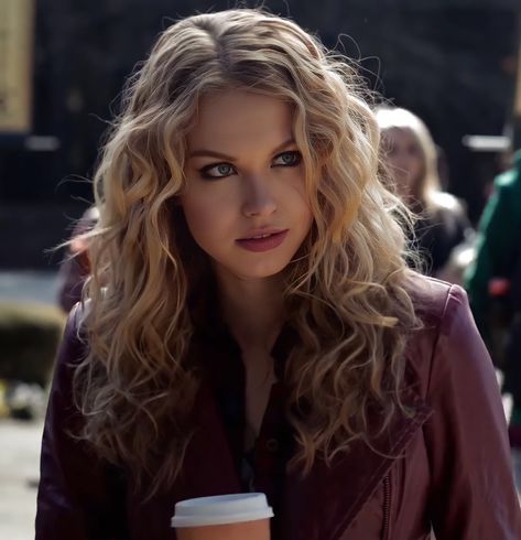 Tvd Women, Liv Parker, Penelope Mitchell, Olivia Parker, Freya Mikaelson, Vampire Diaries Wallpaper, Caroline Forbes, Vampire Diaries The Originals, Blonde Girl