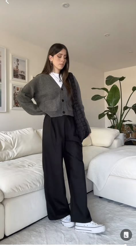 Lazy Business Casual, Off White Pants Outfits For Women, Business Casual With Slacks, Corporate Business Casual, Outfits With Pants Casual, Autumn Outfits Formal, Outfit Ideas Professional Casual, Black And Gray Outfits Women, Formal Sweater Outfit