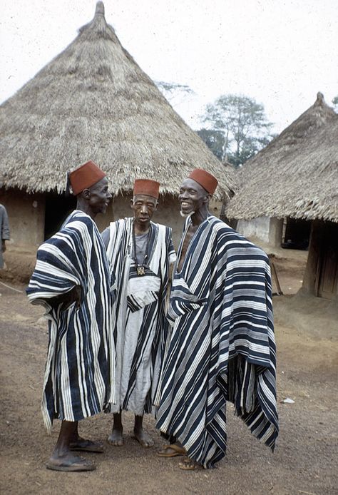 top-10-dan Desert Dreamer, African Indigo, Traditional African Clothing, African Textiles, Out Of Africa, We Are The World, Liberia, African History, African Men