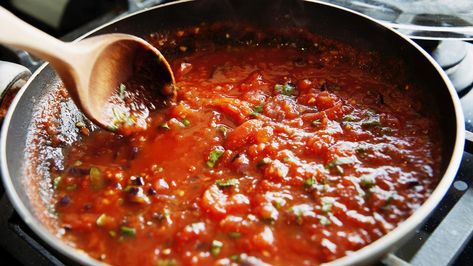 Canned tomatoes are the backbone of this easy tomato sauce that requires very few ingredients while delivering big, clean flavor. Batch Cooking Recipes, Easy Tomato Sauce, Pizza Sauce Recipe, Homemade Tomato Sauce, Stewed Tomatoes, Sauce Tomate, Sweet Sauce, Batch Cooking, Spaghetti Sauce