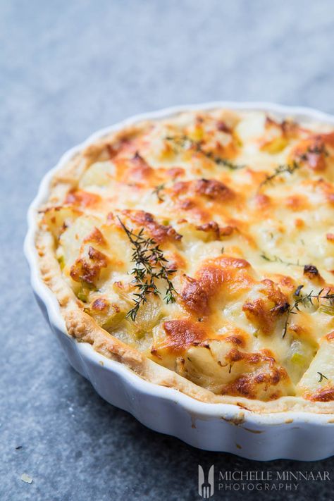 Homity Pie Homity Pie, British Pie, Potato Peel Pie Society, Irish Foods, Creamed Leeks, Cheesy Potato, Couscous Recipes, Vegetarian Menu, English Kitchen