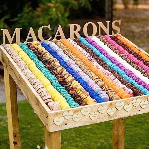 Wedding Macarons, Macaron Tower, Kinds Of Cookies, Cookie Tray, French Macarons, Wedding Desserts, Wedding Food, Macaroons, Dessert Table