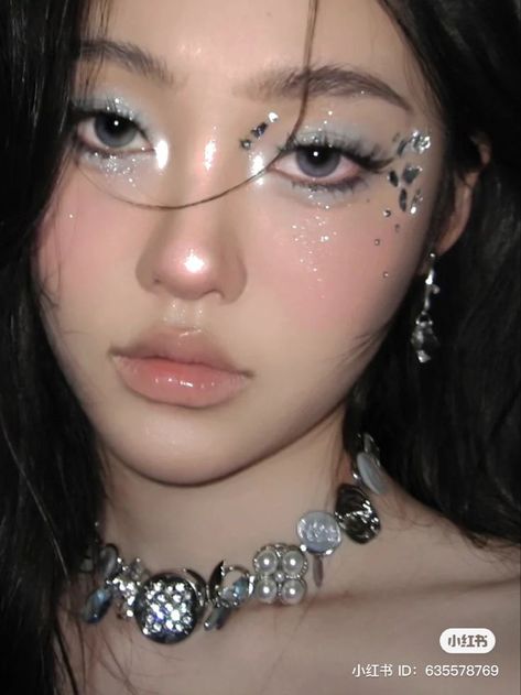 Futuristic Makeup, Angel Makeup, Sparkly Makeup, Rhinestone Makeup, Chinese Makeup, Special Makeup, Doll Eye Makeup, Face Art Makeup, Halloween Eye Makeup