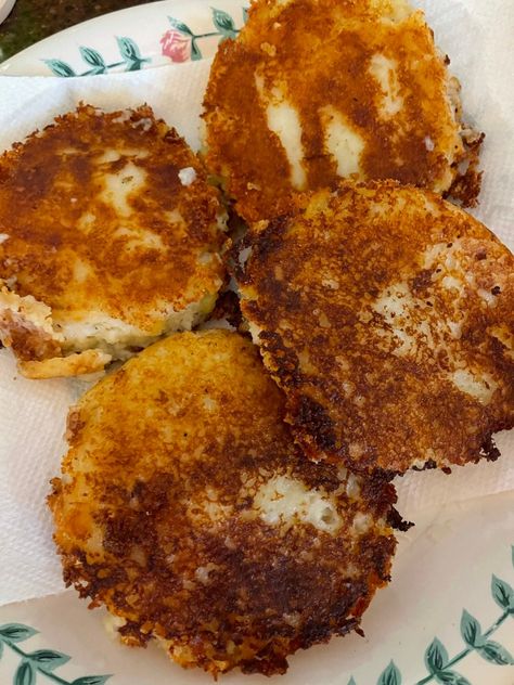 Tater Cakes - Minda's Cooking Tater Cakes Recipe, Potatoe Cakes Recipe Easy, Tater Cakes Leftover Mashed Potatoes, Tater Cakes, Potatoe Recipes, Potato Cakes Recipe, Potatoes In Microwave, Leftover Potatoes, Instant Potatoes