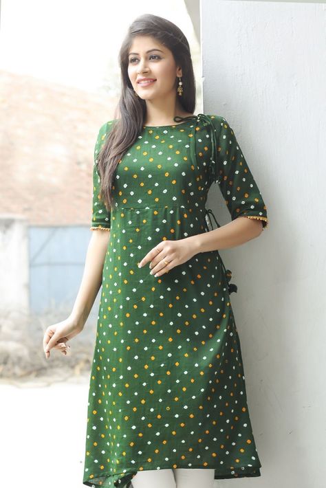 Frock Churidar, Bandhani Dress Pattern, Kurtis Patterns, Bandhani Kurta, Salwar Kurti, Orang India, Dress Kurti, Pakistani Shalwar, Salwar Kurta