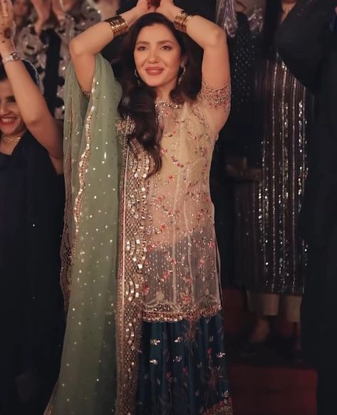 Mehandi Colour Dress, Qawwali Night Outfit, Dholki Aesthetic, Dholki Dresses, Desi Suits, Actress Photography, Mahira Khan Dresses, Threadwork Embroidery, Desi Fits