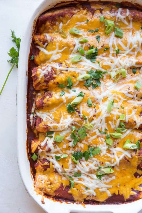 Carnitas Enchiladas, Pulled Pork Enchiladas, Boneless Pork Roast, Pork Enchiladas, Enchilada Casserole Recipes, Homemade Enchilada Sauce, Carnitas Recipe, Homemade Enchiladas, Meatless Main Dishes