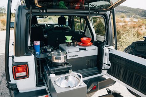 Jeep Wrangler Road Trip, Jeep Car Camping, Jeep Road Trip, Jeep Camper Conversion, Jeep Wrangler Camping Setup, Camping In Jeep, Jeep Camping Wrangler, Jeep Camping Ideas, Jeep Overlanding