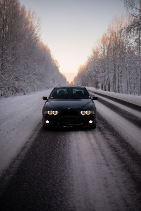 Bmw E39 Wallpapers, Night Rides Car, Bmw 525, Bmw E9, Serie Bmw, Bmw E34, Charli Damelio Photos, Winter Car, Bmw Wallpapers