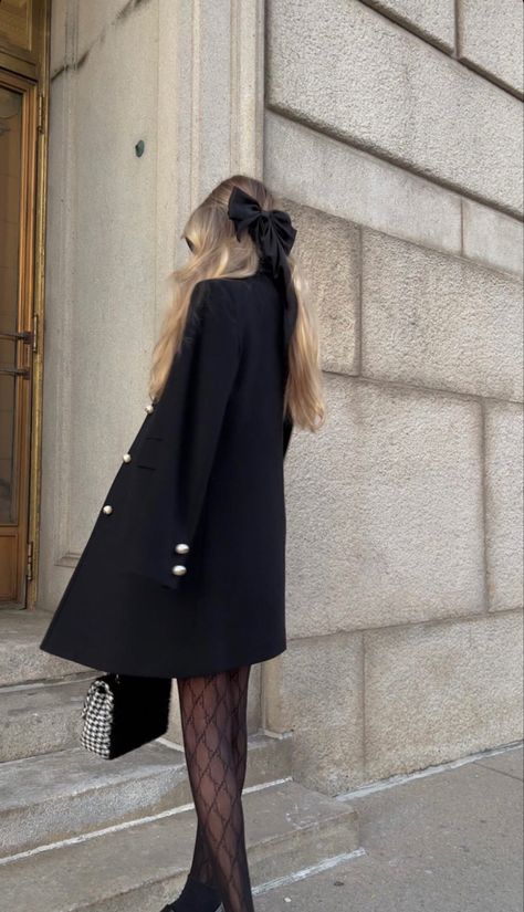 Haute Couture, Feminine Aesthetic Outfits Winter, Old Money Style Women Classy, Old Money Feminine, Coquette Old Money, Feminine Aesthetic Outfits, Winter Ashby, Coquette Clothes, Estilo Ivy League