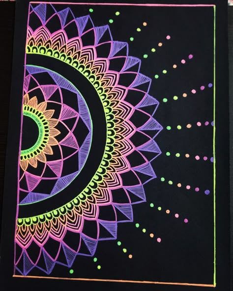 Gel Pen Black Paper, Marker Doodles Sketchbooks, Scratch Note Art Ideas, Simple Mandala Design Easy, Mandala Art On Black Paper, Scratch Book Art, Scratch Art Designs, Mandala On Black Paper, Mandala Art Colorful