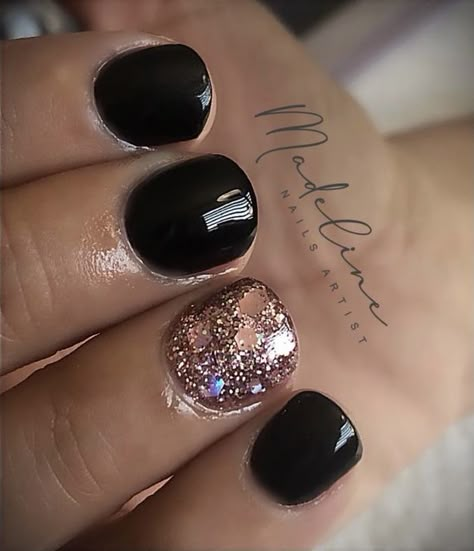 New Year Dip Nails, Burgundy Dip Powder Nails, Navy Blue Dip Nails, Black Dipped Nails Ideas, New Years Dip Nails, New Years Nails Dip Powder, Black Dip Nails, Dipped Powder Nails Ideas, Black And Glitter Nails