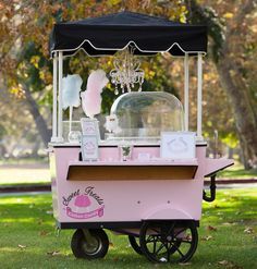 Diy Cotton Candy, Cotton Candy Cart, Bar Deco, Candy Car, Candy Stand, Making A Wedding Dress, Sweet Carts, Food Cart Design, Ice Cream Cart