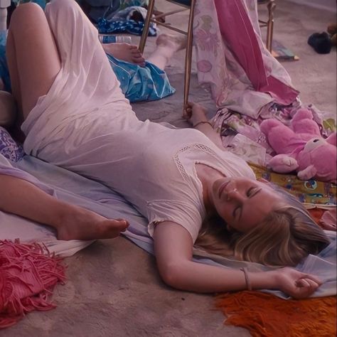 Sofia Coppola Movies, Sofia Coppola, Sylvia Plath, Kirsten Dunst, Blogger Girl, Girl Blog, Film Stills, What’s Going On, Just Girly Things