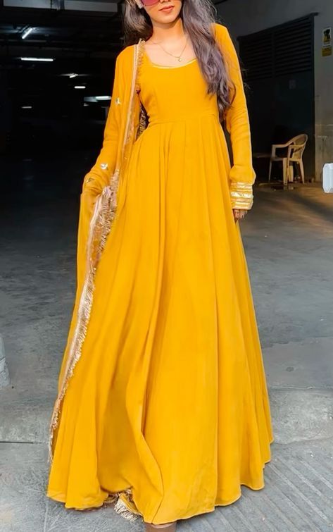 Haldi Outfits For Winter, Anarkali Yellow Suit, Haldi Suit Design Simple, Yellow Haldi Dress Ideas, Yellow Frock Suit For Haldi, Yellow Desi Dress, Outfit For Temple Visit, Kali Suits Design, Haldi Anarkali Dress