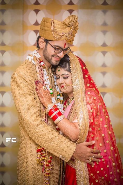 Cupal Pose Wedding, Wedding Copal Photo, Indian Wedding Photography Couples Bride Groom, Wedding Close Up Photography, Colojap Photo, Wedding Couple Poses Photography Brides, Wedding Closeup Photography, Kapl Photo, Copal Photography