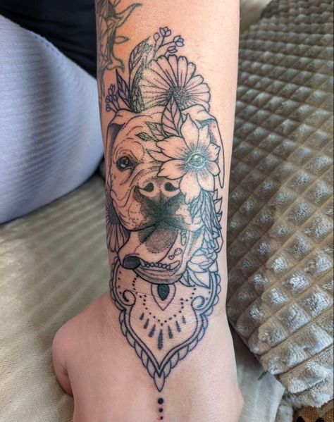 Boxer Dogs Tattoo, Pitbull Flower Tattoo, Boxer Dog Tattoo Ideas, Pet Portrait Tattoos, Boxer Dog Tattoo, Tattoo Writing Fonts, Boxer Tattoo, Nose Tattoo, Mandela Tattoo