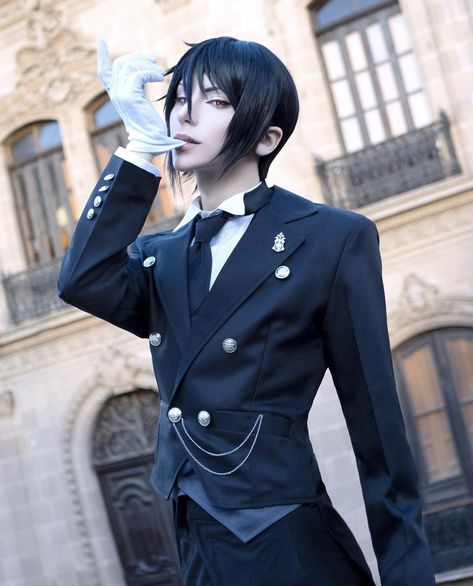 Sebastian Michaelis Cosplay, Black Butler Cosplay, Victorian Men, Black Butler Sebastian, Black Butler Characters, Sebastian Michaelis, Black Butler Anime, Black Butler Kuroshitsuji, Butler Anime