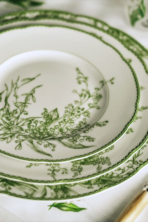 Tafel Decor, Green Plates, Ivy House, Plates Vintage, Antique Dishes, Antique Plates, Lucky Charms, China Patterns, Vintage Plates