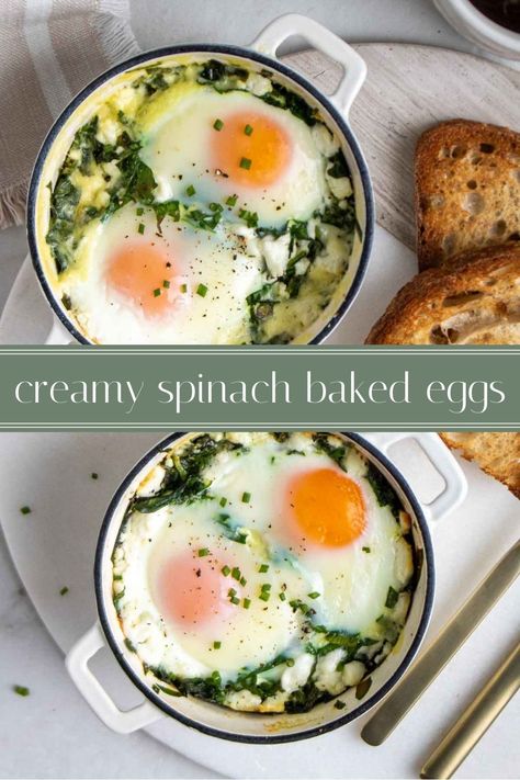 Made with simple ingredients and ready in 15 minutes, these single-serving creamy spinach baked eggs are perfect for a quick and easy breakfast or as part of a weekend brunch. Egg Spinach Breakfast, Spinach Egg Bake, Kay Nutrition, Breakfast Bakes, 30 Minute Meals Healthy, Spinach Breakfast, Ww Breakfast, Healthy Egg Recipes, Spinach Bake