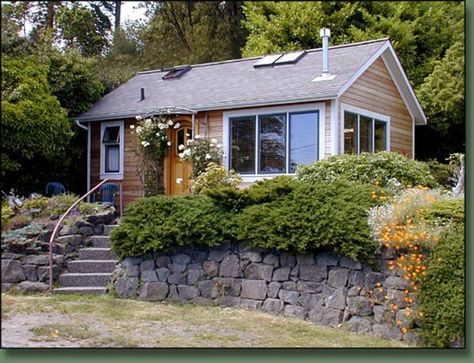 Check out this awesome listing on Airbnb: Morgan Hill Guest Cottage in Port Townsend Kos, Country Cottage Homes, Small Tiny House, Vacation Cottage, Small Cottages, A Small House, Cottage Style Homes, Casas Coloniales, Guest Cottage