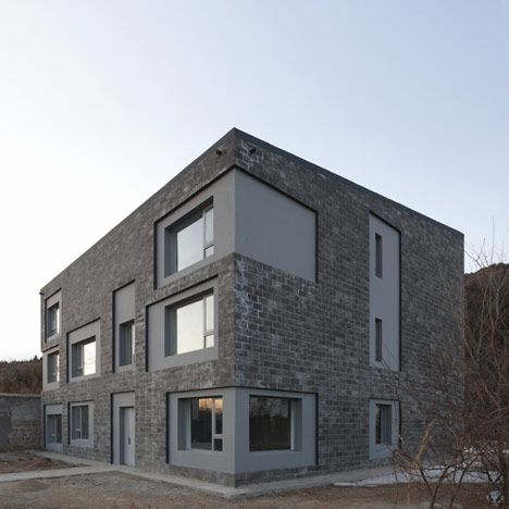 Y house by Beijing Matsubara and Architects Modern Brick House, Stucco Homes, Two Storey House, Architecture Design Drawing, Architectural Section, Brick Facade, Brick Building, Architecture Exterior, Sustainable Architecture