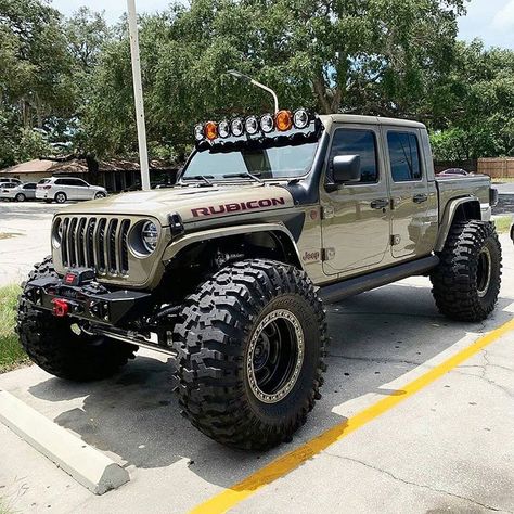 Mobil Off Road, Jeep Gear, Badass Jeep, Custom Jeep Wrangler, Truck Flatbeds, Lifted Jeep, Jeep Jl, Jeep Pickup, Dream Cars Jeep