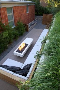 Townhomes Patio firepit ideas | 1000+ Narrow Backyard Ideas on Pinterest | Townhouse Landscaping ... Narrow Backyard Ideas, Design Per Patio, Small Backyards, Backyard Ideas For Small Yards, Small Yard Landscaping, Backyard Layout, Side Yard Landscaping, Concrete Patios, Pergola Ideas