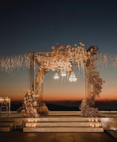 Wedding Alter Outdoors, Engagement Venue Decorations, Evening Reception Decor, Beach Reception Decorations, Sophisticated Wedding Reception, Dream Wedding Reception, Wedding Alters, Dream Beach Wedding, Dream Wedding Decorations