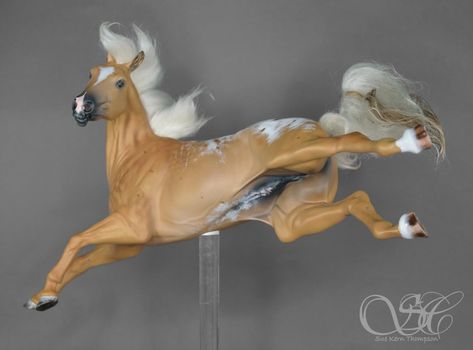 Breyer Custom, Horse Figures, Horse Poses, Jesus Art Drawing, Horse Braiding, Horse Custom, Horse Model, Bryer Horses, Breyer Horse