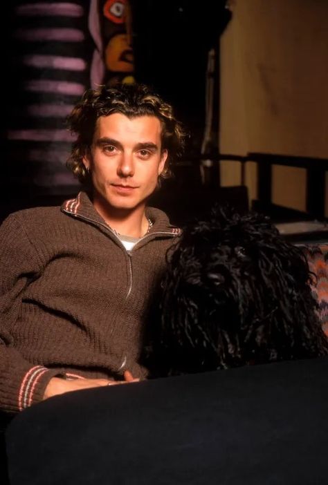 A Well Traveled Woman, 90s Actors, Gavin Rossdale, Most Beautiful Man, Flower Child, Pretty Men, Punk Fashion, Straight Hairstyles, Pretty People