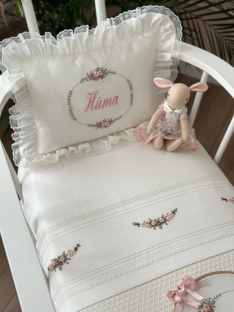 Dusty Rose Personalized 4 Piece Baby Quilted Bedspread Set Handmade Embroidery Cot Bedding Baby Bedding Crib Bedding Duvet Cover - Etsy Neutral Baby Quilt, Baby Sheets, Baby Crib Bedding, Baby Bedding Sets, Quilt Baby, Unique Baby Gifts, Embroidered Pillowcases, Cot Bedding, Quilted Bedspreads