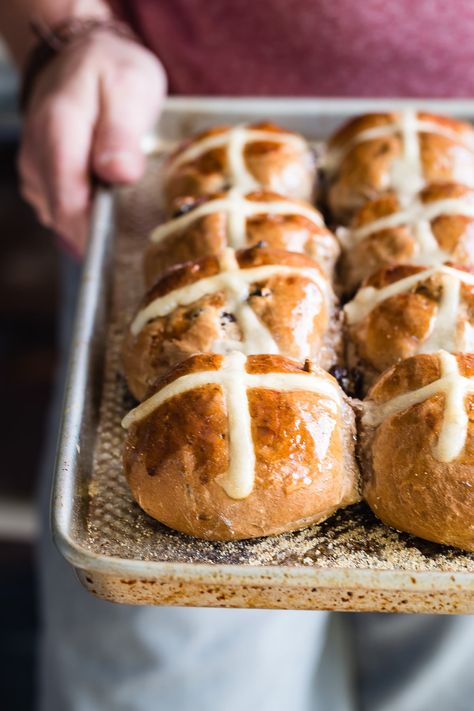 Hot cross buns are a delicious sweet, fluffy treat, traditionally made for the Easter holiday. This recipe is perfect to make on the day before Good Friday! Speciality Breads, Spring Eats, Specialty Breads, Easter Hot Cross Buns, Bun Recipes, Pastry Case, Cross Buns Recipe, British Foods, Hot Cross Buns Recipe