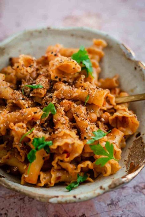 Gigli pasta with Chickpeas Gigli Pasta Recipes, Gigli Pasta, Cheese And Broccoli Pasta, Tahdig Recipe, Veg Pulao, Recipes From Around The World, Chickpea Pasta, Simple Green Salad, Global Food