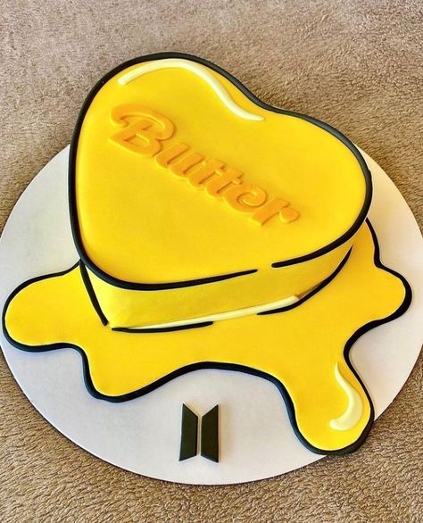 Bts Cake, Pastel Cakes, Korean Cake, Funny Birthday Cakes, Simple Cake Designs, Mini Cakes Birthday, Bts Birthdays, Cartoon Cake, Creative Birthday Cakes