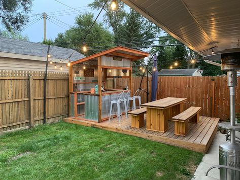 Backyard Bar And Grill Ideas, Outside Kitchen Ideas, Backyard Bar And Grill, Outdoor Bar Ideas, Outdoor Garden Bar, Outside Kitchen, Grill Ideas, Outdoor Grill Station, Diy Outdoor Bar