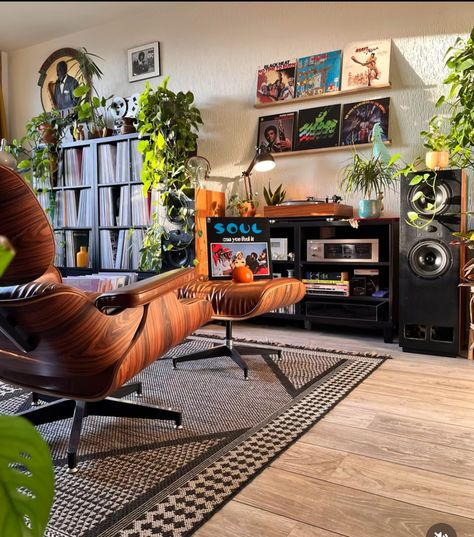 Neo Soul Apartment, Neo Soul Aesthetic Apartment, Neo Soul Room, Vinyl Room, Lots Of Plants, Apartment Living Room Design, Dream Apartment Decor, Future Apartment Decor, Flat Interior