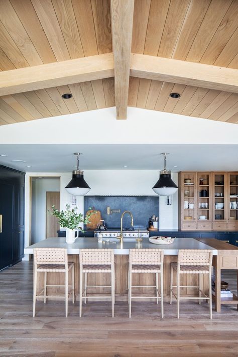 Crestview House, Natural Wood Kitchen, Wooden Ceiling, Kitchen Cabinet Colors, Studio Mcgee, Kitchen Trends, Ceiling Beams, Wood Kitchen, 인테리어 디자인