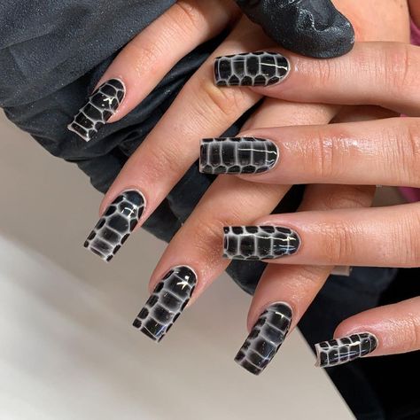 Snake Skin Nails, Wife Nails, Gel Polish Designs, Nails Collection, Mob Wife, Animal Nails, Pretty Gel Nails, Animal Print Nails, Dark Nails