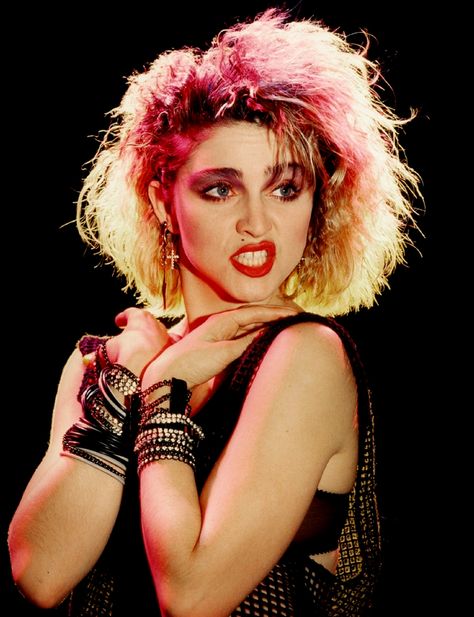 MADONNA Costume Année 80, Madonna 80s Fashion, Sylvester Party, Madonna Young, Madonna Costume, 80s Fashion Icons, Madonna Fashion, Divas Pop, 80s Party Outfits