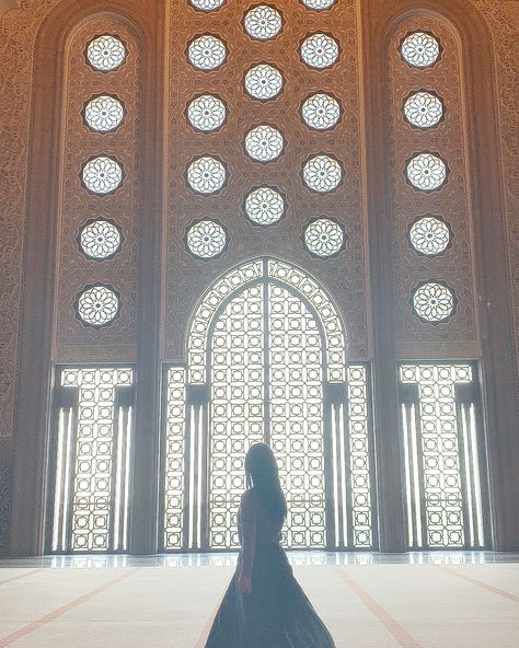 Mosque Photography, Asthetic Mosques, Badshahi Mosque Aesthetic, Hassan Ii Mosque, Hassan Ii Mosque Casablanca Morocco, Portraiture Photography, Instagram Worthy, Casablanca, Beautiful Destinations