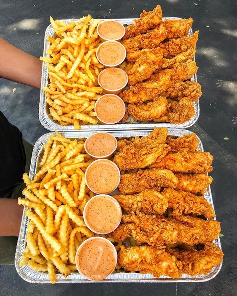 Best Fast Food, Soul Food Dinner, Food Babe, Food Therapy, Yummy Comfort Food, Food Recepie, Unhealthy Food, Chicken Tenders, Food Obsession