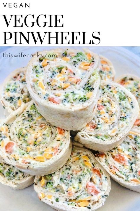 Veggie Pinwheels, Broccoli And Carrots, Resep Vegan, Vegan Party Food, Crowd Pleasing Appetizers, Pinwheel Recipes, Vegan Cream Cheese, Tasty Vegetarian Recipes, Buffalo Chicken Dip