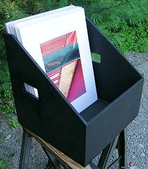 16x20 Display Bin. good website resource for all art shows/convention table planning Art Show Print Display, Art Print Display Stand, Watercolor Display Ideas, Art Display Booth Ideas, Book Display For Craft Show, Art Print Display Ideas, Photobook Display, Print Display Craft Show, Painting Display Ideas