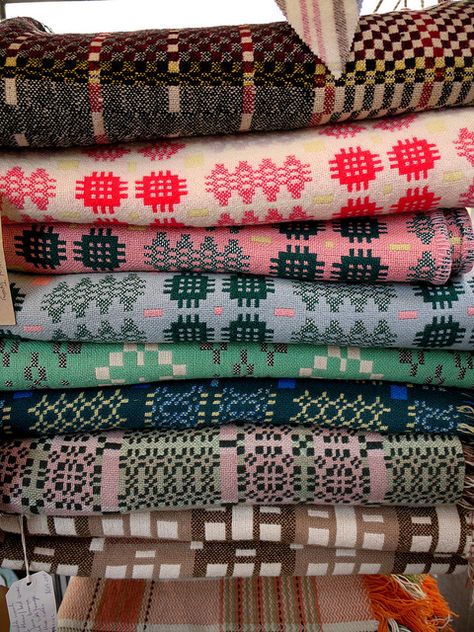 welsh blankets - still looking for the perfect pattern Welsh Blanket, African Indigo, Textile Patterns, Wool Blanket, Textile Fabrics, Textures Patterns, Soft Furnishings, Textile Design, Color Patterns