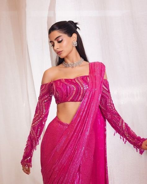 All posts • Instagram Diwali Fashion, Ambani Wedding, Khushi Kapoor, South Indian Bride Saree, Suhana Khan, Blouse Saree, Indian Wedding Wear, Bollywood Wedding, Elegant Saree